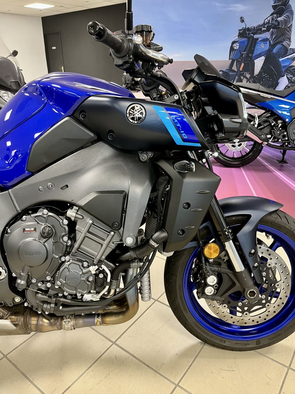 YAMAHA MT-10 4
