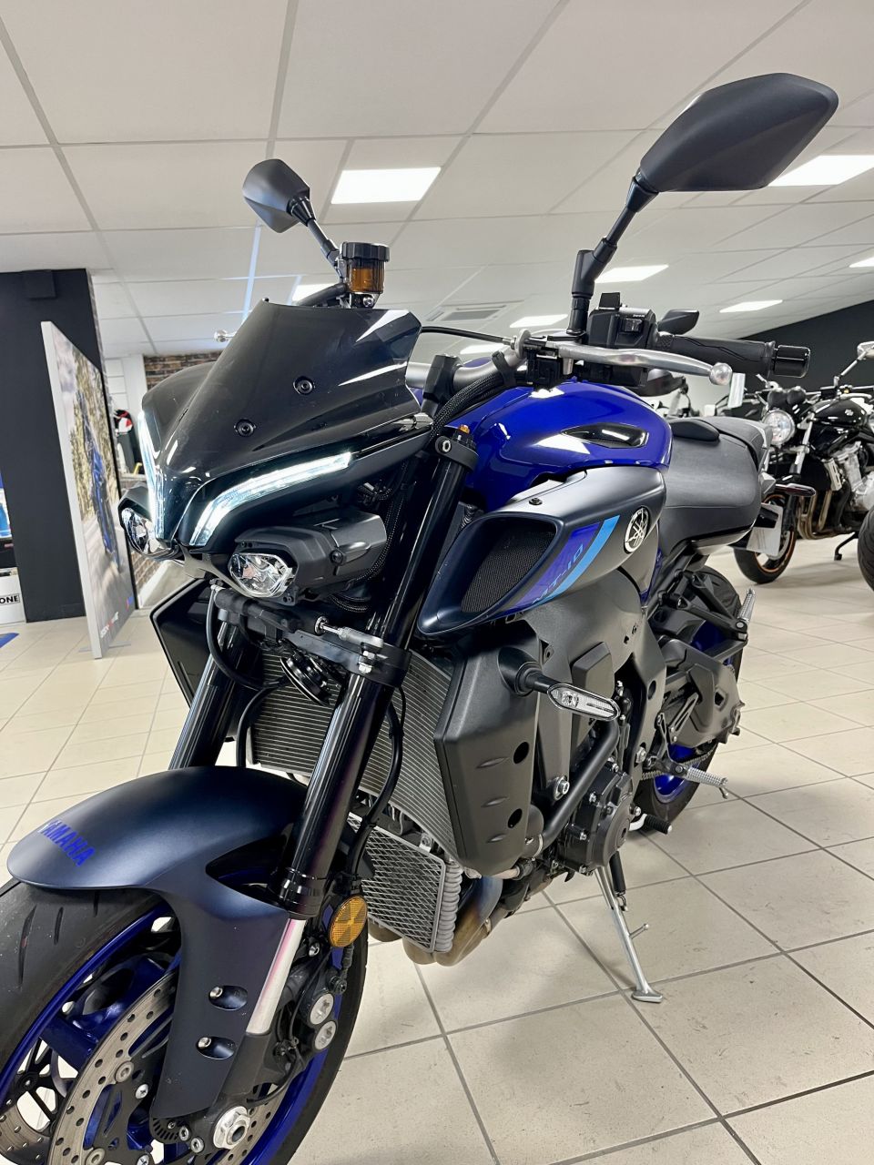 YAMAHA MT-10 4