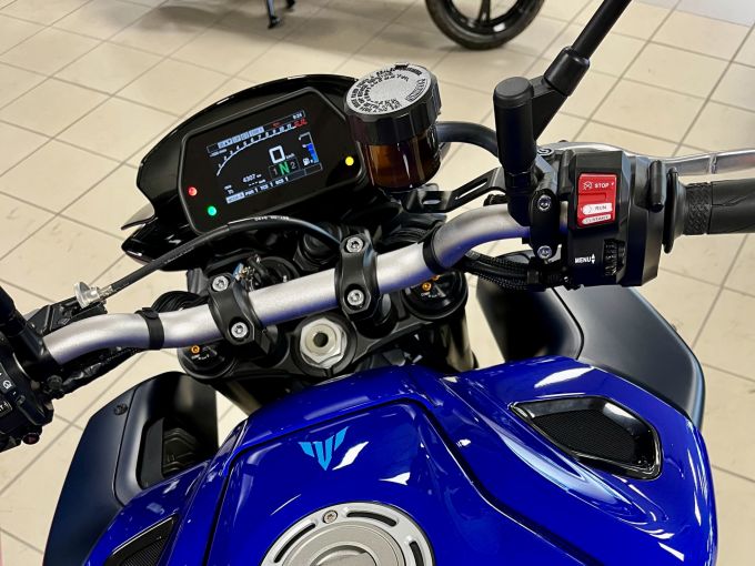 YAMAHA MT-10 4
