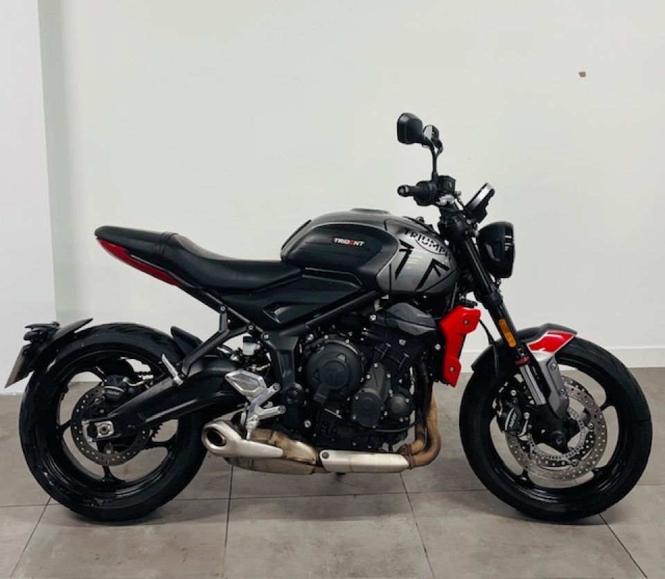 TRIUMPH TRIDENT 660 4