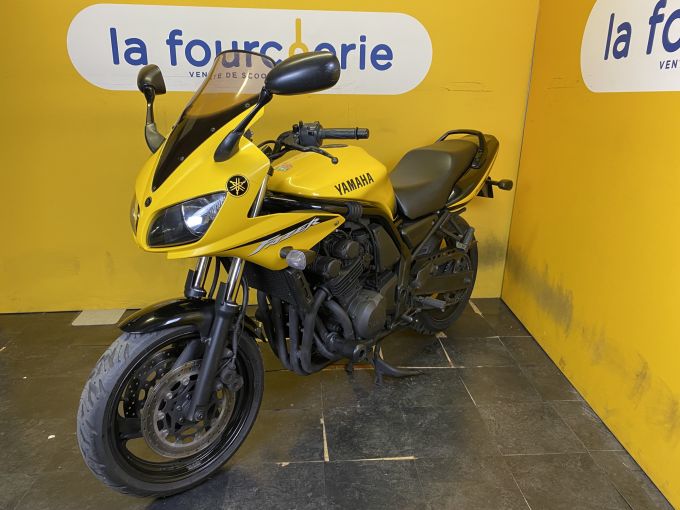YAMAHA FZ6 600 FAZER 4