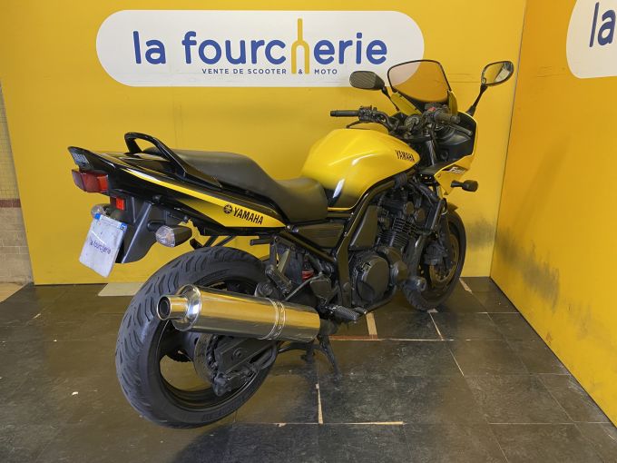 YAMAHA FZ6 600 FAZER 4