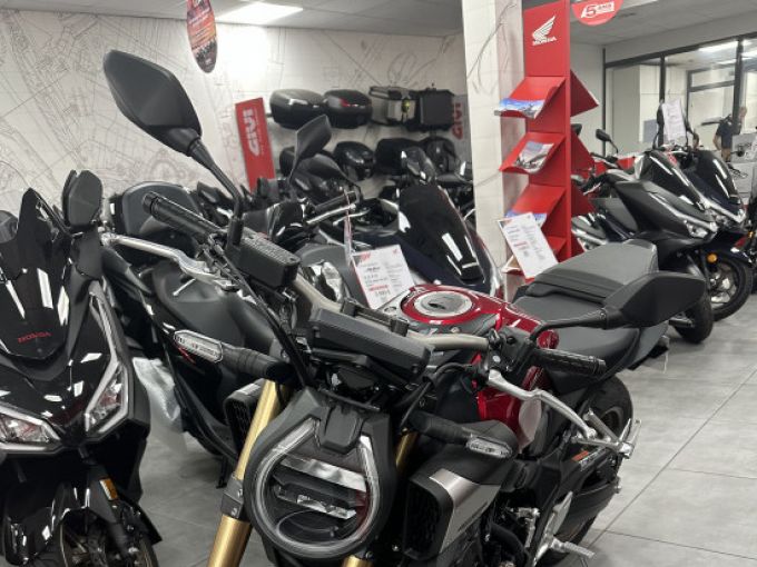 HONDA CB650R Neo Sports Café 4
