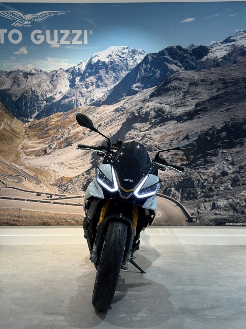 APRILIA TUONO 1100 V4 FACTORY 4