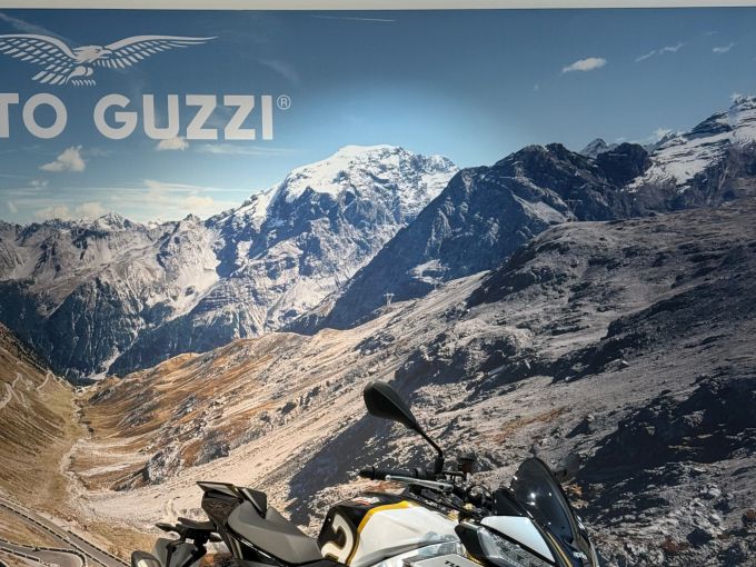 APRILIA TUONO 1100 V4 FACTORY 4