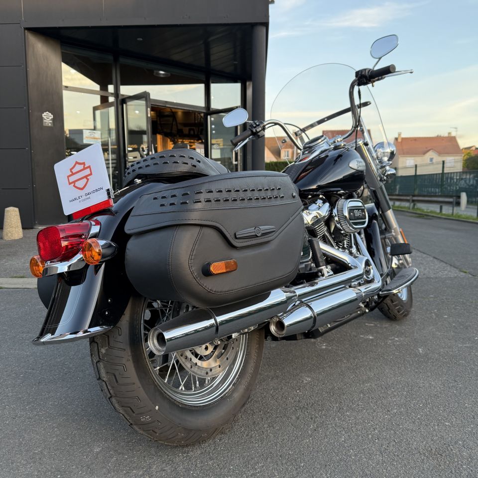 HARLEY-DAVIDSON SOFTAIL HERITAGE 1868 4