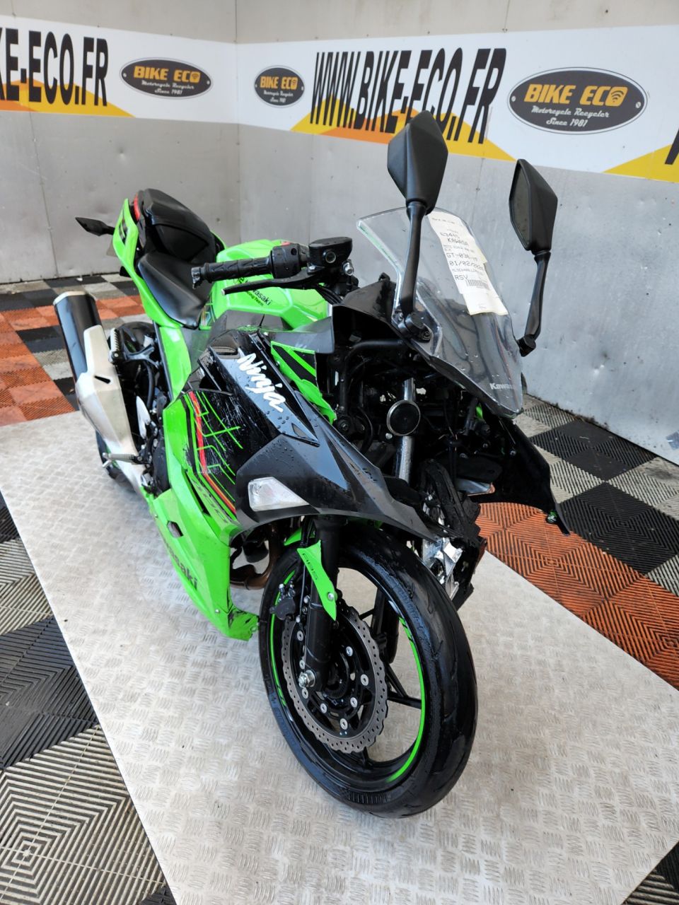 KAWASAKI NINJA 400 4