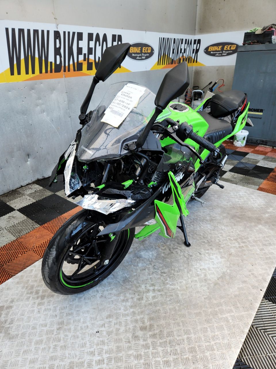 KAWASAKI NINJA 400 4