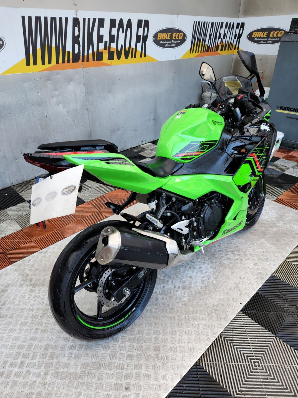 KAWASAKI NINJA 400 4