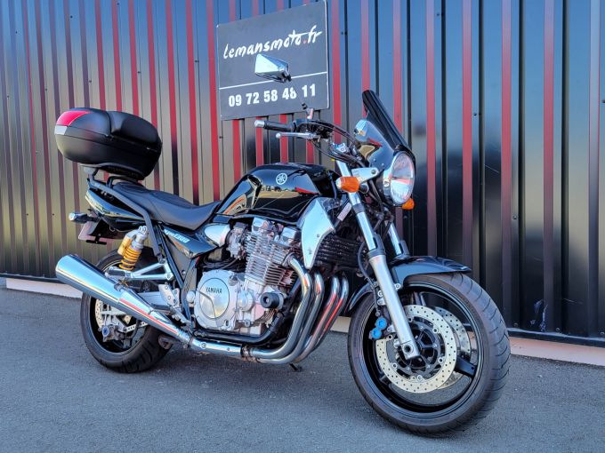 YAMAHA XJR 1300 SP 4