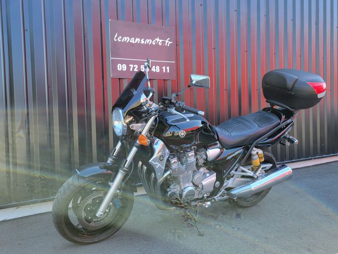 YAMAHA XJR 1300 SP 4