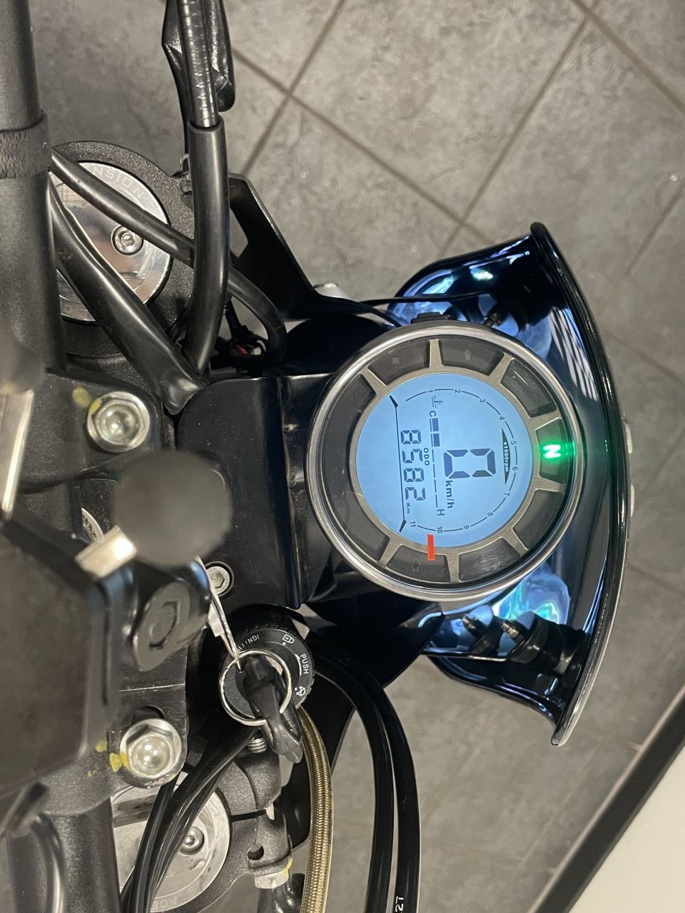 SVM (SWM) OUTLAW 125 4