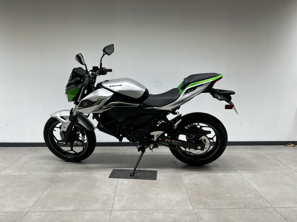 KAWASAKI Ze-1 4