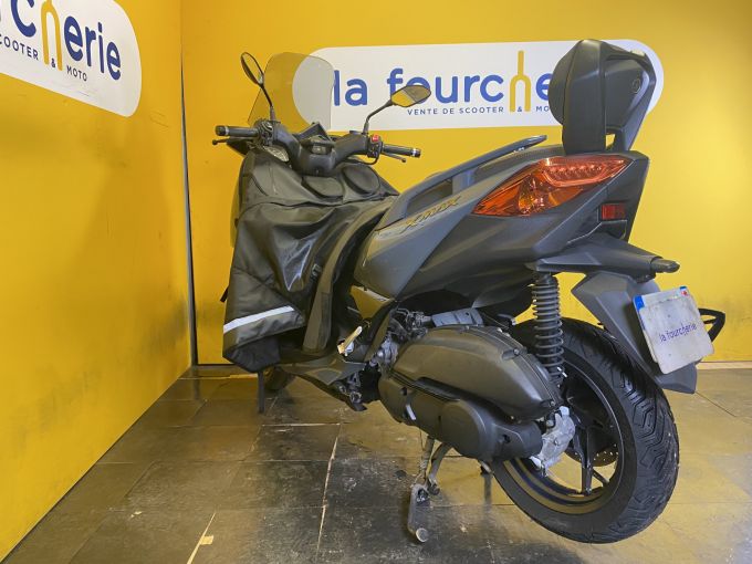 YAMAHA XMAX 125 TECH MAX 4