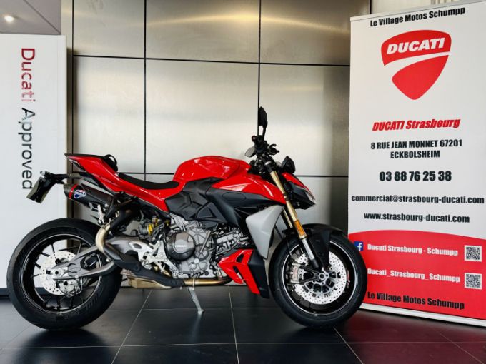 DUCATI STREETFIGHTER V2 4