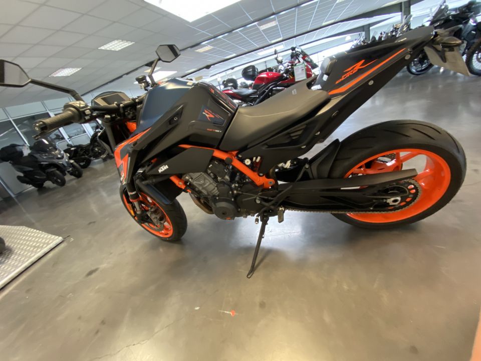 KTM 890 DUKE R 4