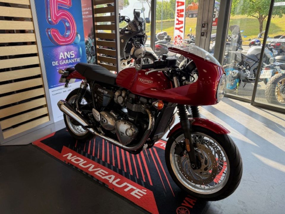 TRIUMPH THRUXTON 1200 4