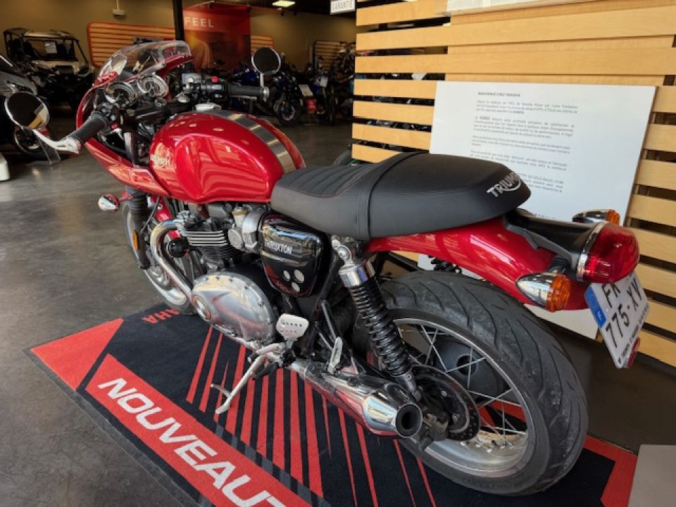 TRIUMPH THRUXTON 1200 4