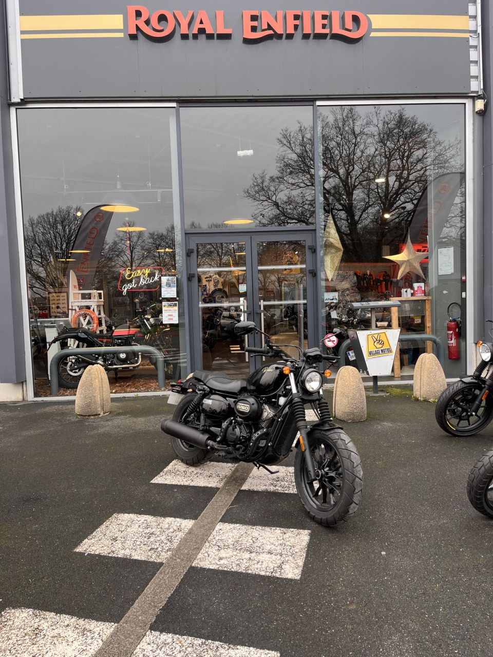 HYOSUNG BOBBER 125 NOIR MAT 2022 4