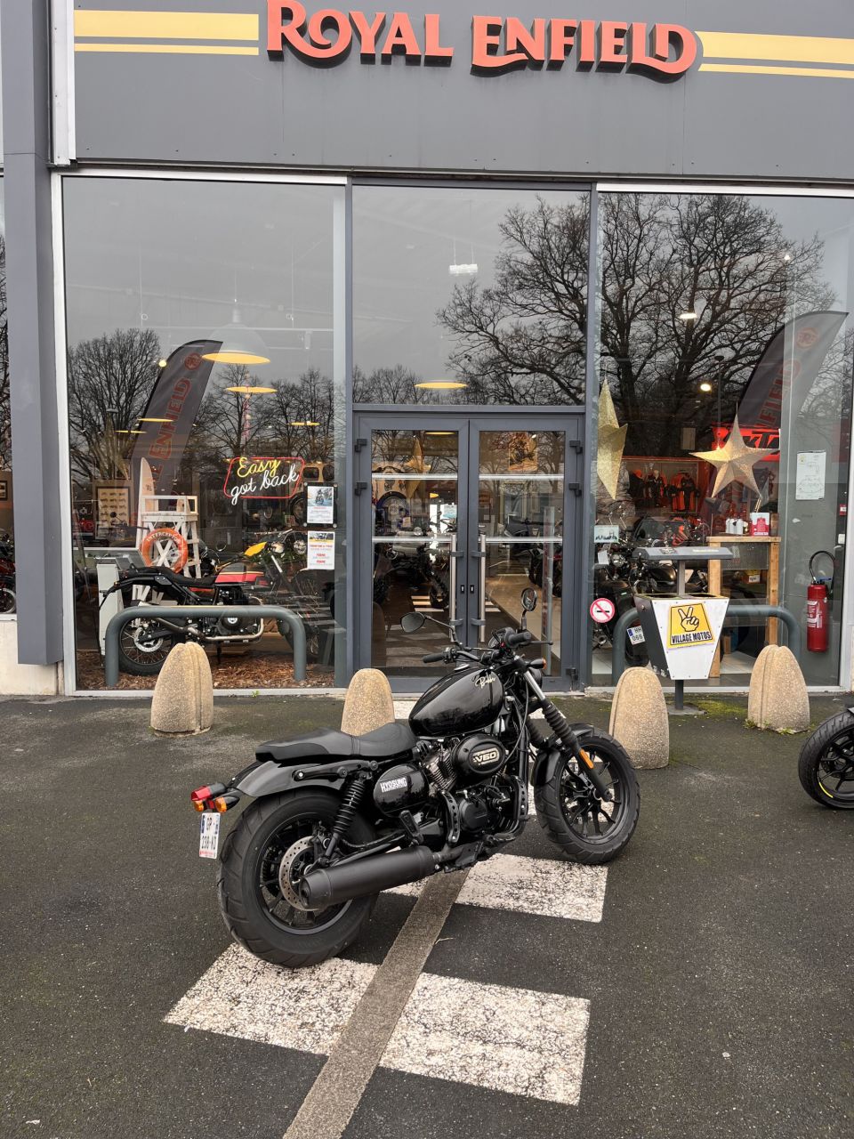 HYOSUNG BOBBER 125 NOIR MAT 2022 4