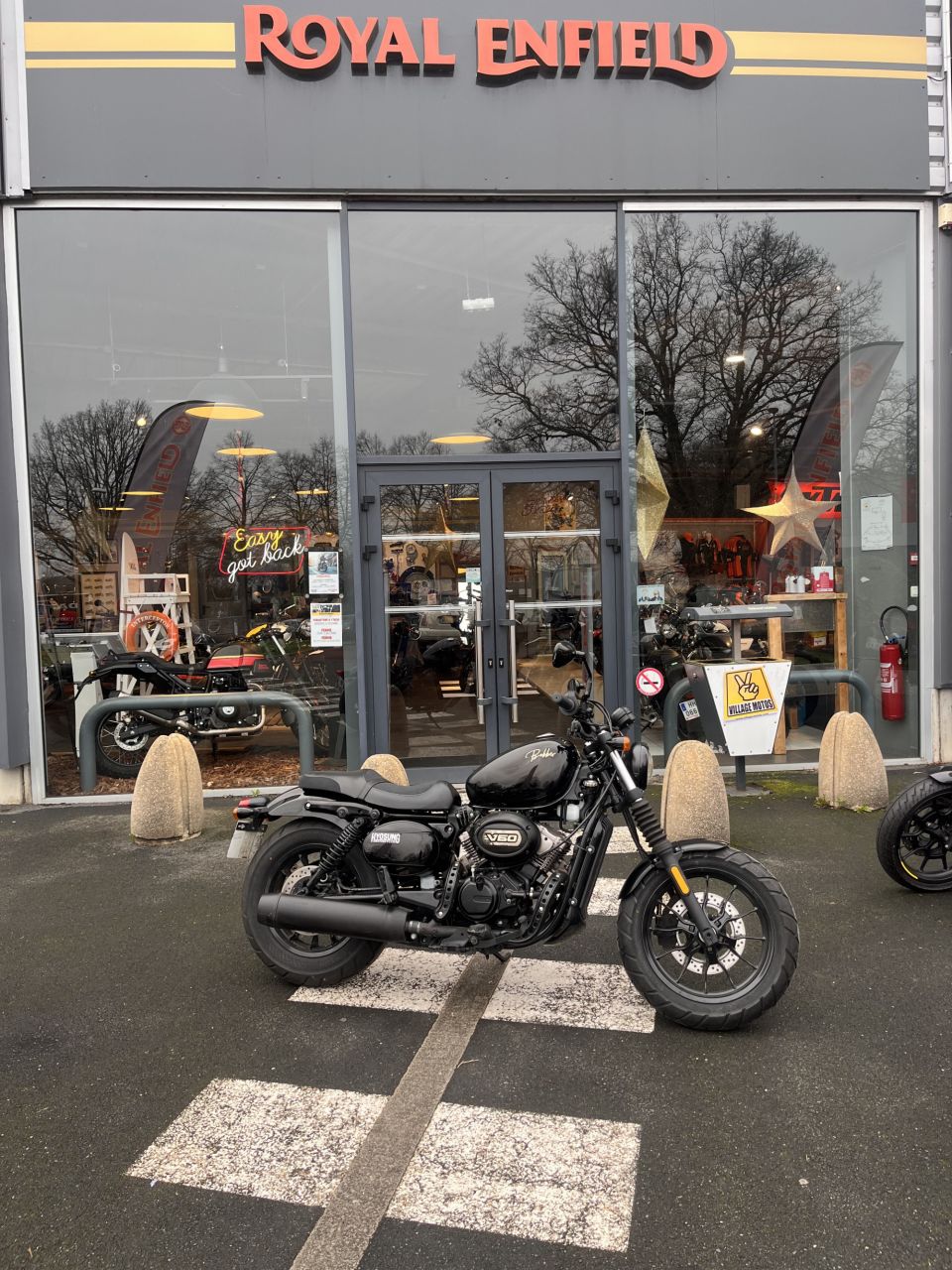 HYOSUNG BOBBER 125 NOIR MAT 2022 4