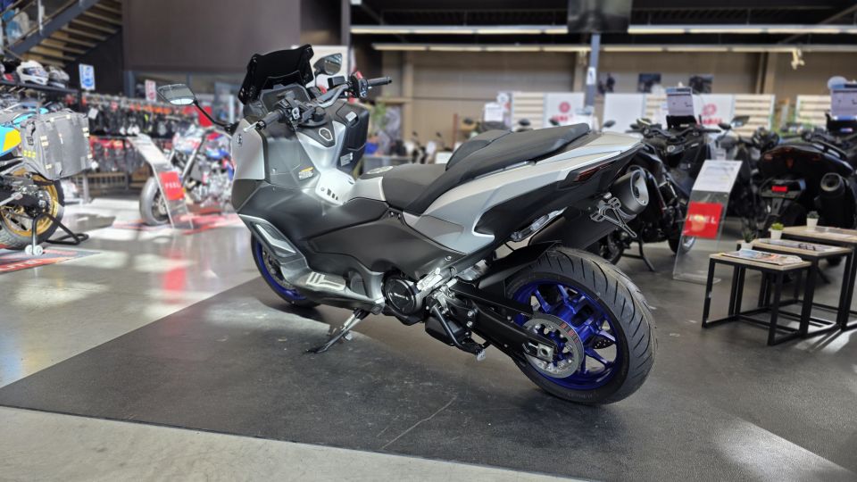 YAMAHA XP T-MAX 560 4