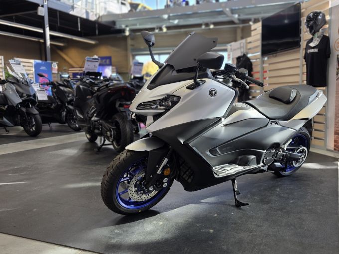 YAMAHA XP T-MAX 560 4