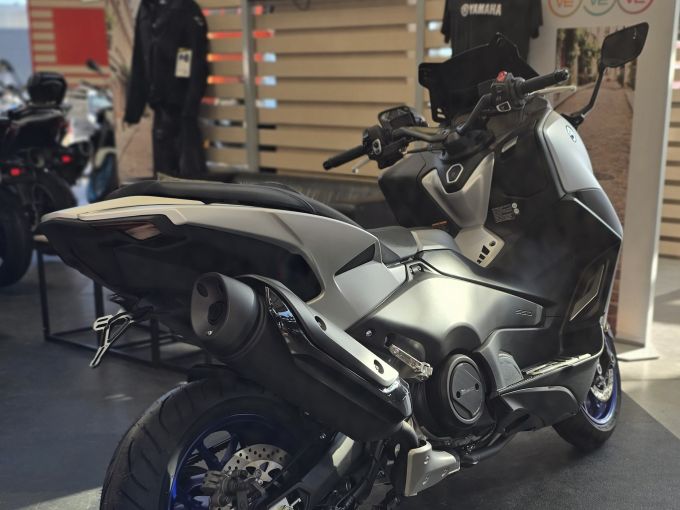 YAMAHA XP T-MAX 560 4