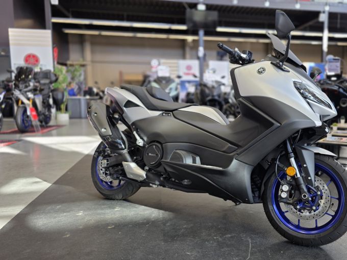 YAMAHA XP T-MAX 560 4
