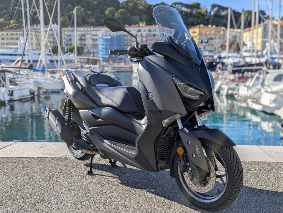 YAMAHA XMAX 125 4