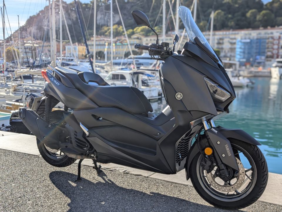 YAMAHA XMAX 125 4