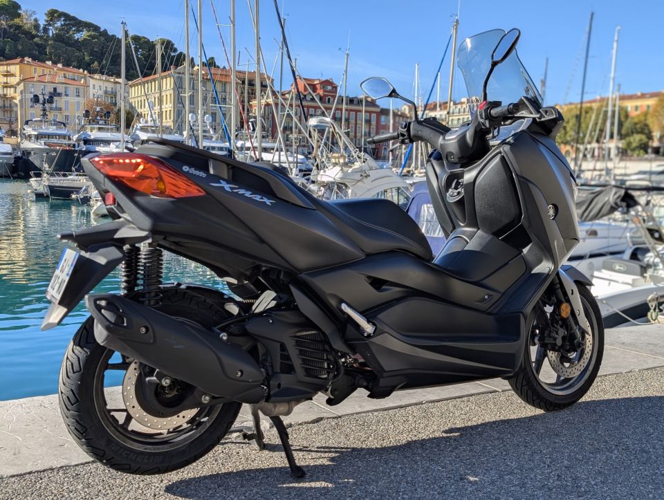 YAMAHA XMAX 125 4