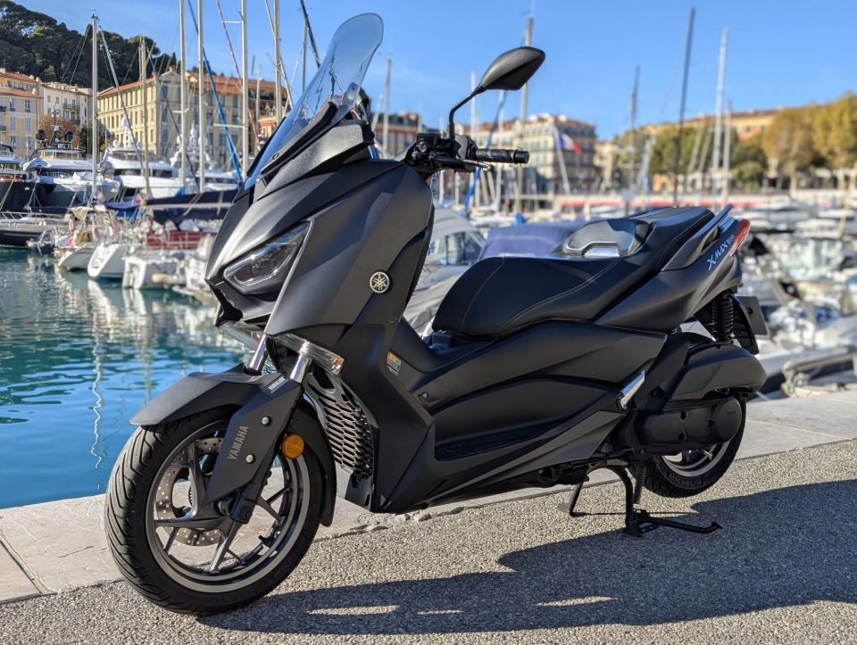 YAMAHA XMAX 125 4