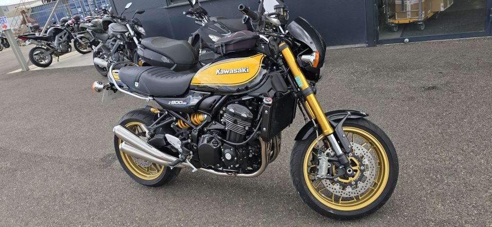 KAWASAKI Z 900RS 4