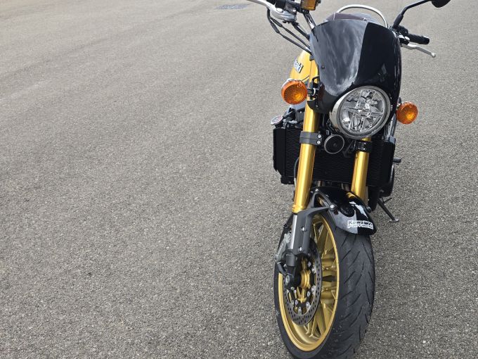 KAWASAKI Z 900RS 4