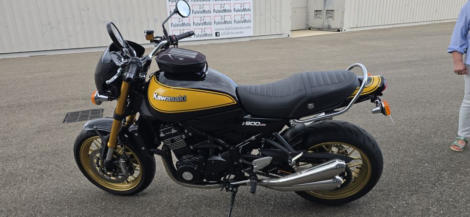 KAWASAKI Z 900RS 4