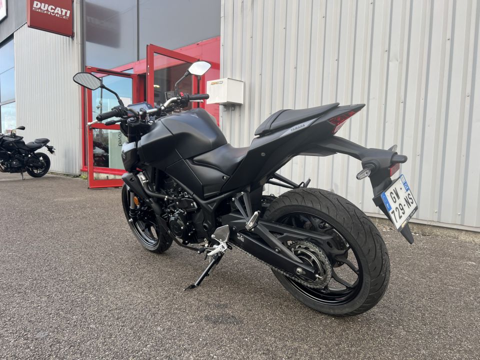 YAMAHA MT-03 4