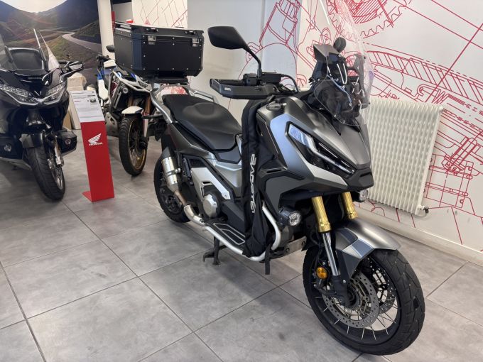 HONDA X-ADV 4