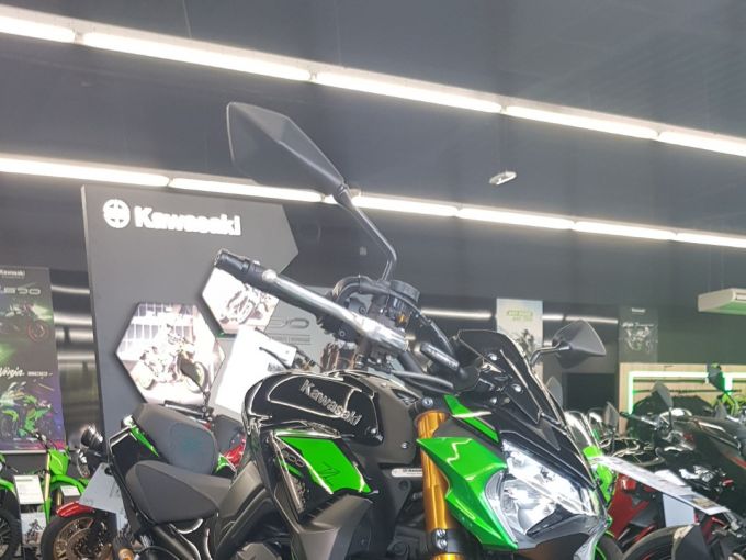 KAWASAKI Z900 SE 4