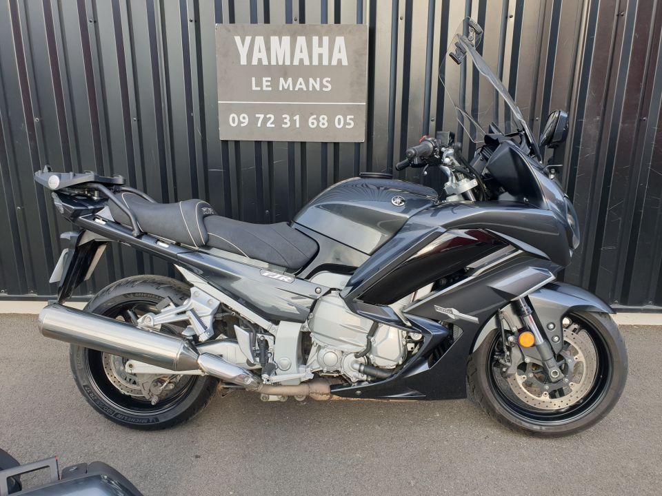 YAMAHA FJR 1300 AE 4