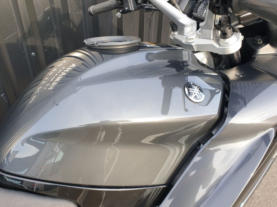 YAMAHA FJR 1300 AE 4