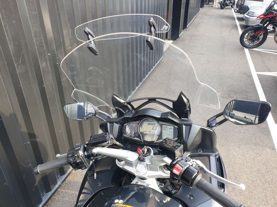 YAMAHA FJR 1300 AE 4