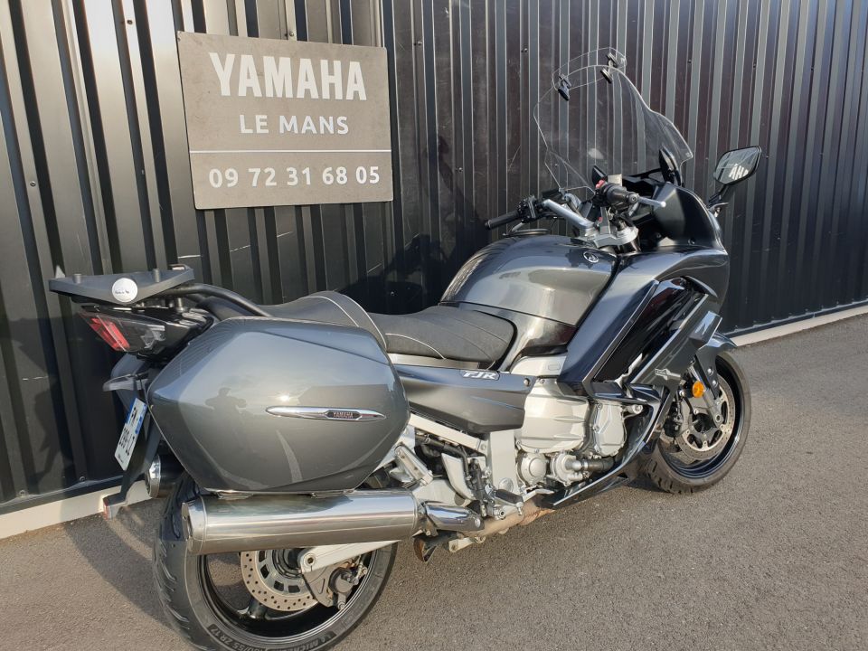 YAMAHA FJR 1300 AE 4