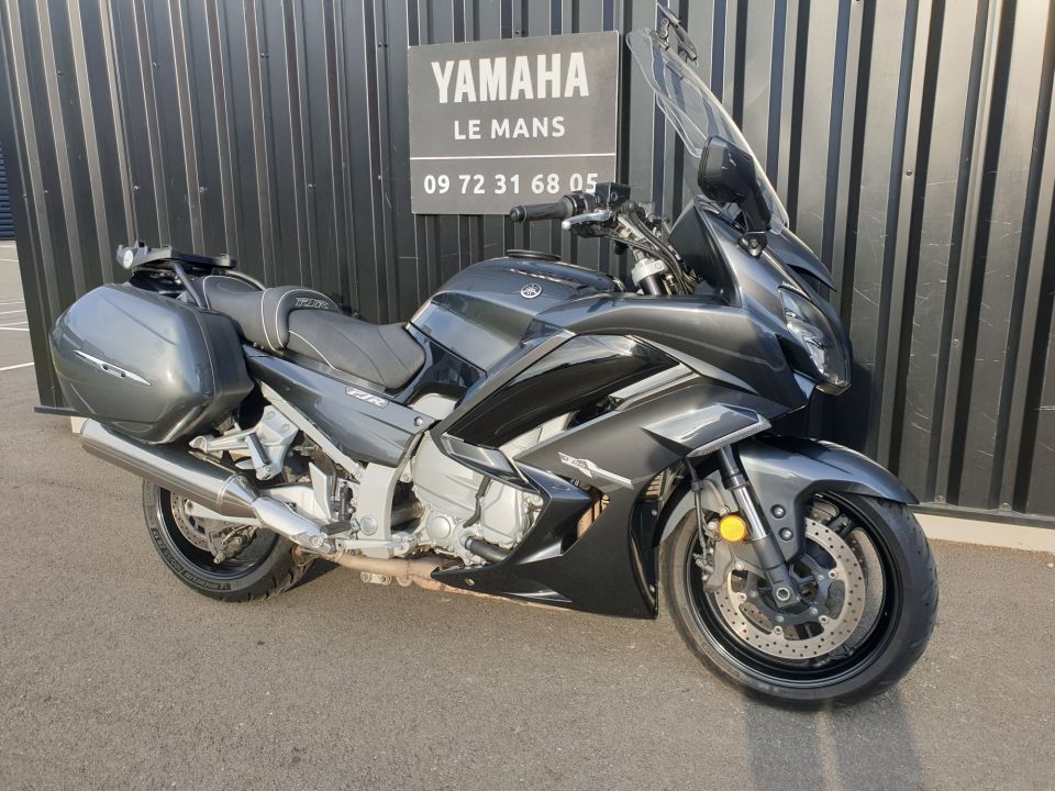 YAMAHA FJR 1300 AE 4