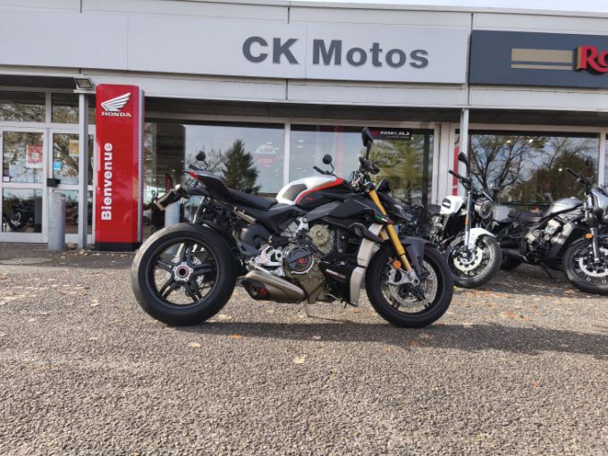 DUCATI Streetfighter V4 4