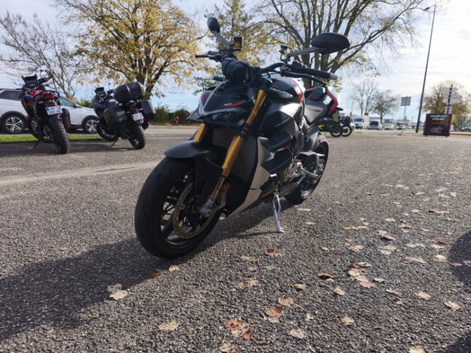 DUCATI Streetfighter V4 4