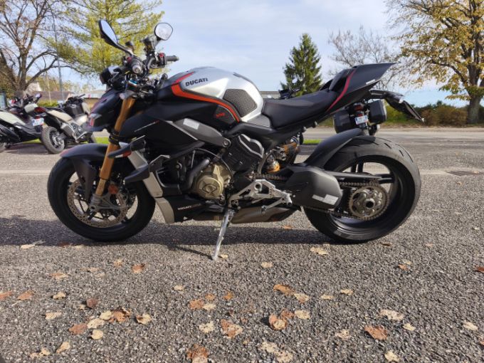 DUCATI Streetfighter V4 4