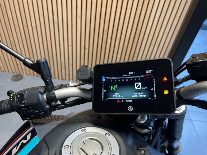 YAMAHA MT-07 4