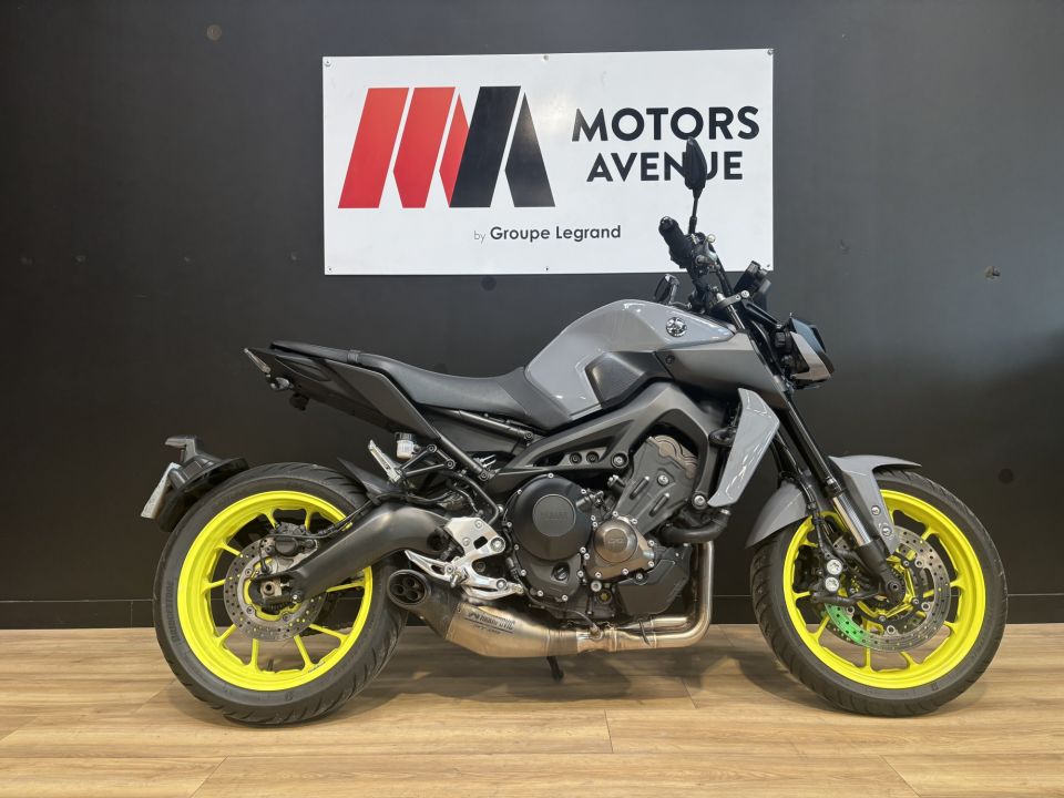 YAMAHA MT-09 4