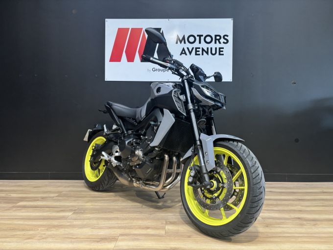 YAMAHA MT-09 4